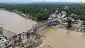 Jembatan Krueng Tingkeum Ditargetkan Beroperasi Juli 2026
