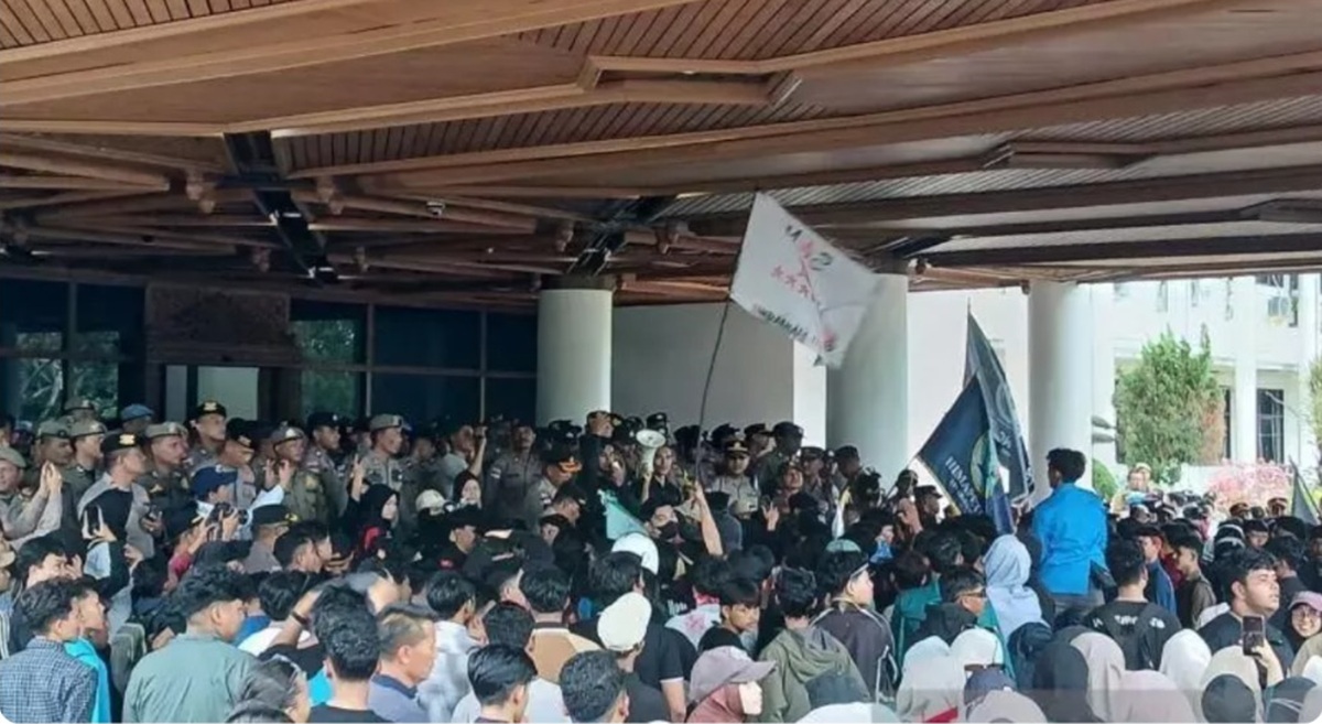 Mahasiswa Demo JKA