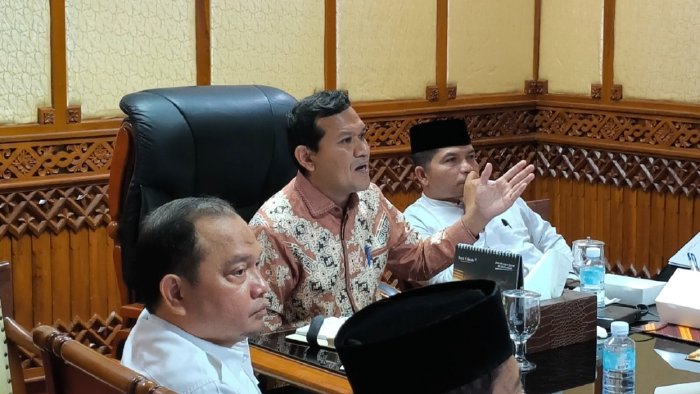 Wakil Gubernur Aceh, Fadhlullah (Dek Fahd), terlibat aktif dalam rencana pembentukan Desk Koordinasi Aceh di Kementerian Koordinator Politik dan Keamanan (Kemenko Polkam).“Desk Koordinasi Aceh ini sangat bagus untuk pembangunan ekonomi Aceh.